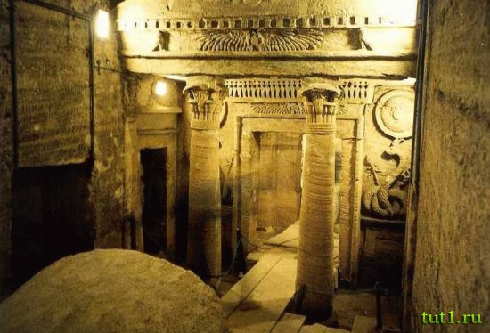 Катакомбы Ком-эль-Шокайа в Александрии