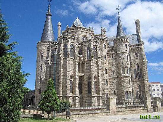 Готический квартал - Дворец епископа