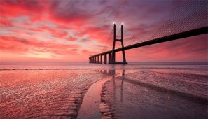 Мост Васко да Гама в Португалии