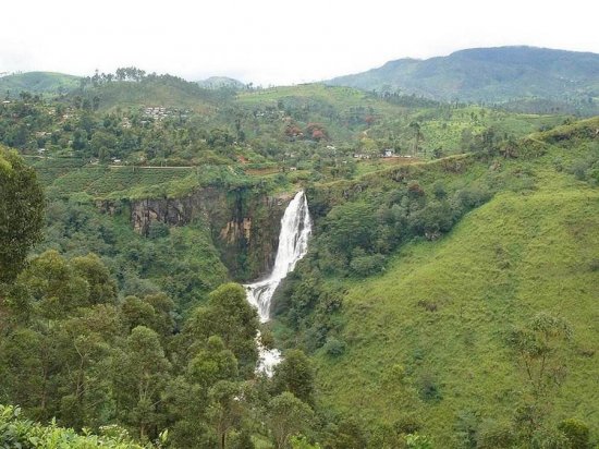 Водопад Koslanda Bridal Veil - Нувара-Элия, Шри-Ланка