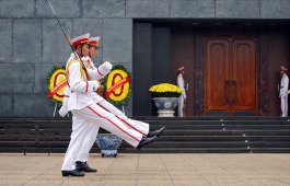 Мавзолей Хо Ши Мина - смена караула