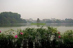 Озеро Возвращенного Меча в Ханое - Вьетнам