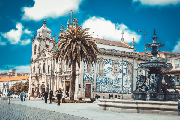 Порту - церкви Карму и Кармелиток