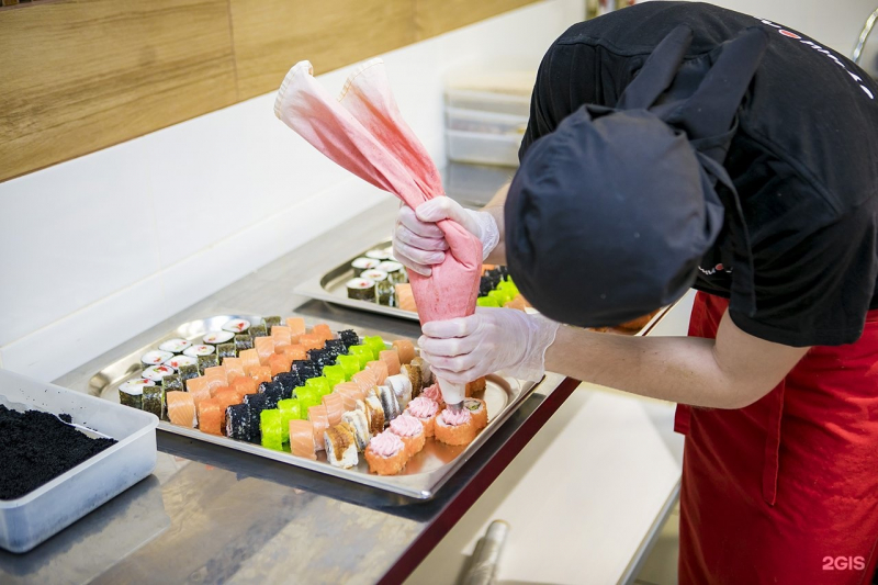 Какие услуги предоставляет служба доставки суши?